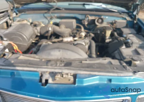 1998 Chevrolet C1500 Fleetside из США, поврежденный, VIN 1GCEC19W6WE145713